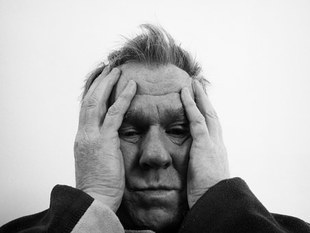 Ten nowotwór daje takie same objawy jak grypa czy reumatyzm. Badajcie się!