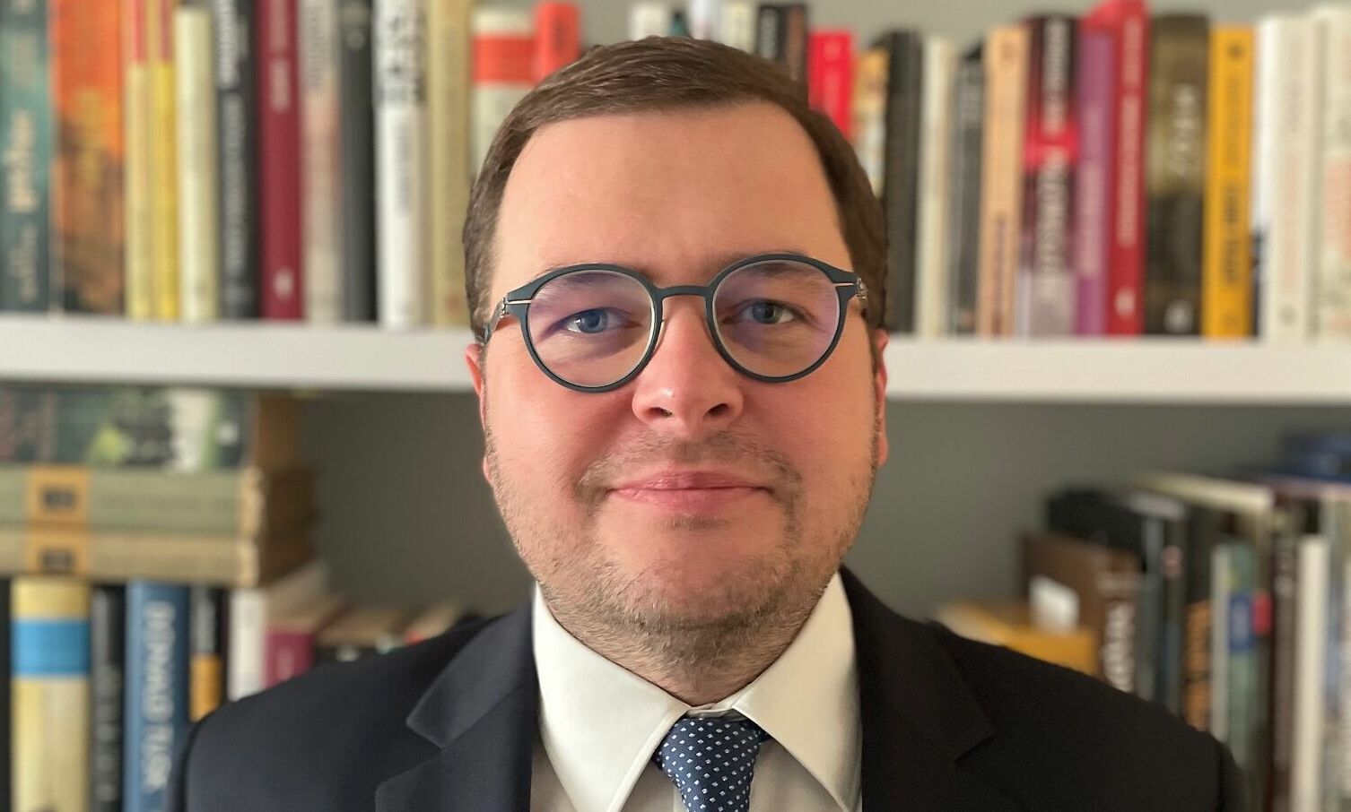 Adw. Bartłomiej Dobosiewcz z Kancelarii Dobosiewicz & Hendigery