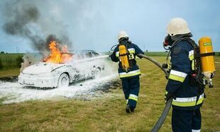 Płonące samochody elektryczne - fakty i mity