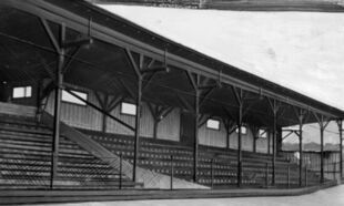 Podpalacze mają różne cele. Ale żeby puścić z dymem stadion?!