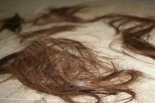Domowy sposób na wypadanie włosów