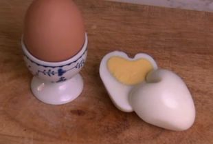 Jak zrobić serduszka z jajek?