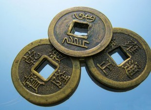 Amulety, które mają przyciągać pieniądze