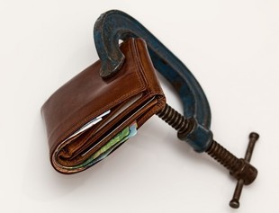 Na spłatę długów w terminie nie zawsze wpływa zasobność portfela