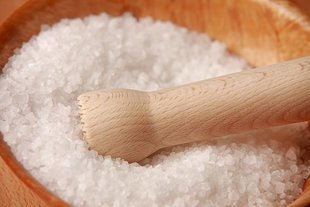 Sól – wpływ na zdrowie i zawartość w produktach