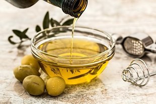 Polscy naukowcy odkryli nowe właściwości oleaceiny - składnika oliwy z oliwek