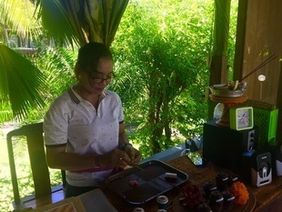 Blondynki na Bali - śniadanie dla Sziwy