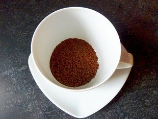 Fakty i mity na temat kawy rozpuszczalnej - czy naprawdę szkodzi zdrowiu?