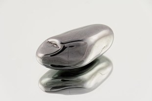 Morion - tajemniczy kwarc, stosowany jak amulet
