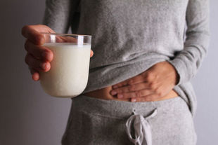 Nietolerancja laktozy – dlaczego nie możemy pić mleka?