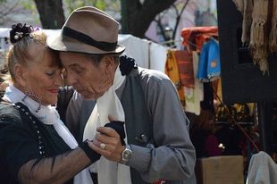 Dzięki "tangoterapii" chorzy i emeryci w Argentynie wracają do życia