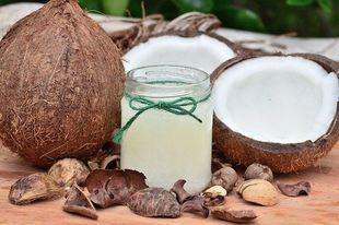 Pięć sposobów użycia oleju kokosowego do pielęgnacji włosów