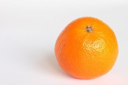 Domowy, ekologiczny odplamiacz ze skórek pomarańczy