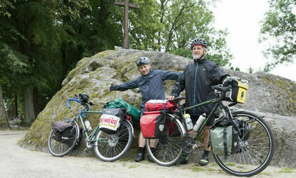 Bartek jeździ z ojcem rowerem po Polsce. "Po depresji, po terapii, znalazłem dla siebie lekarstwo"