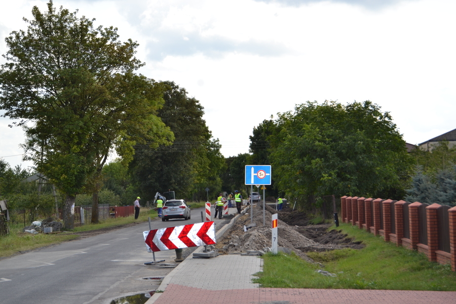 
                                                    <p>Budowa chodnika w Opoce w ciągu drogi wojewódzkiej nr 854</p>
                                                