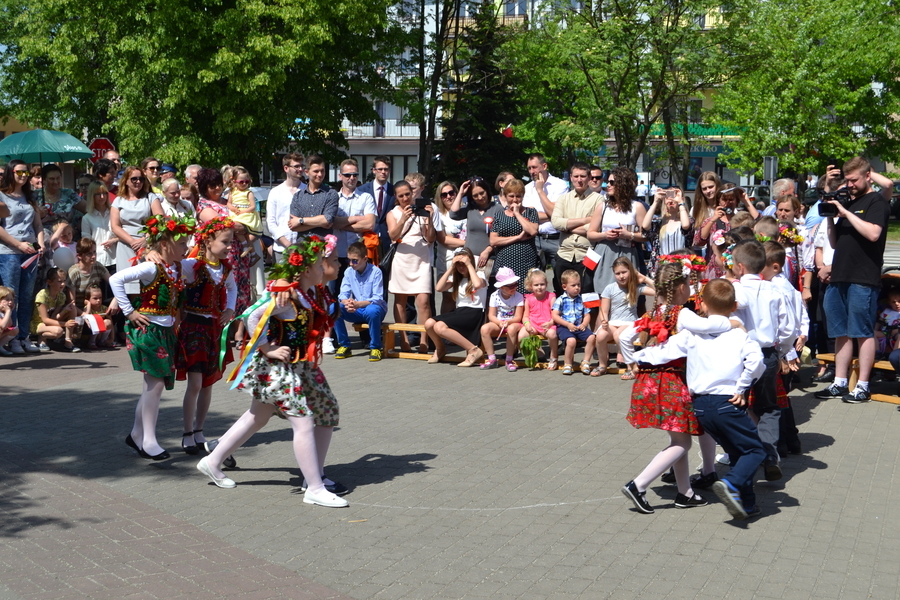 
                                                       Powiatowe obchody Święta Narodowego Trzeciego Maja w Annopolu
                                                