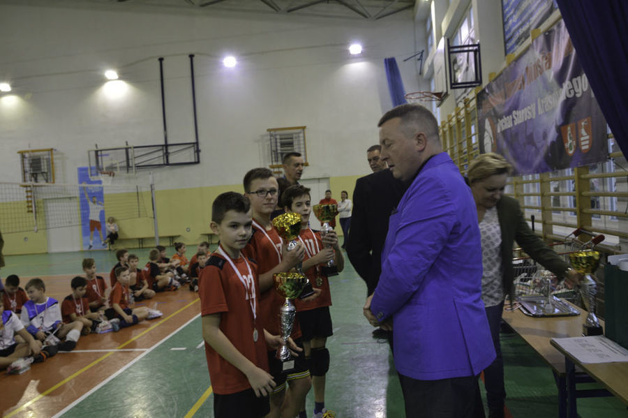 
                                                       X Mikołajkowy Turniej chłopców o Puchar Starosty 2018
                                                