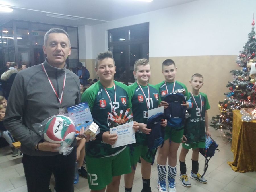 
                                                       Garść medali na Wojewódzkim Turnieju Minisiatkówki
                                                