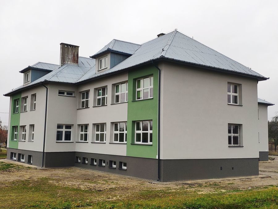 
                                                       Publiczna Szkoła Podstawowa w Dąbrowie - Po realizacji projektu
                                                
