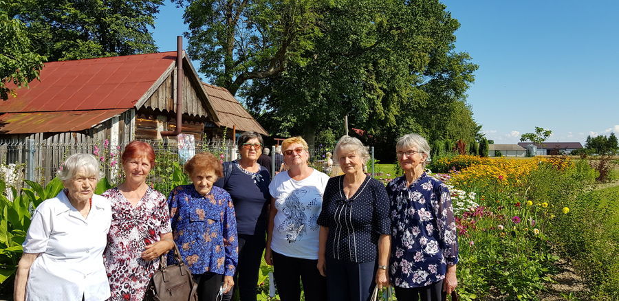
                                                    Seniorzy w Krainie Rumianku
                                                