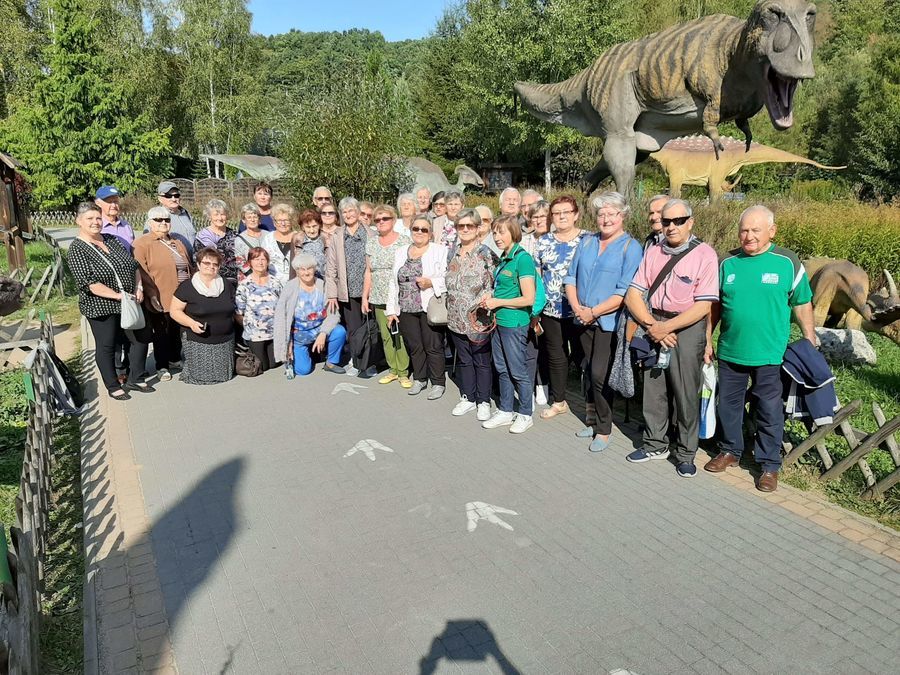 
                                                    Seniorzy w Jura Parku w Bałtowie
                                                