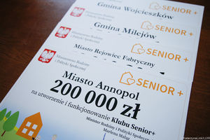 Podpisanie umowy na utworzenie Klubu Senior+ w Annopolu