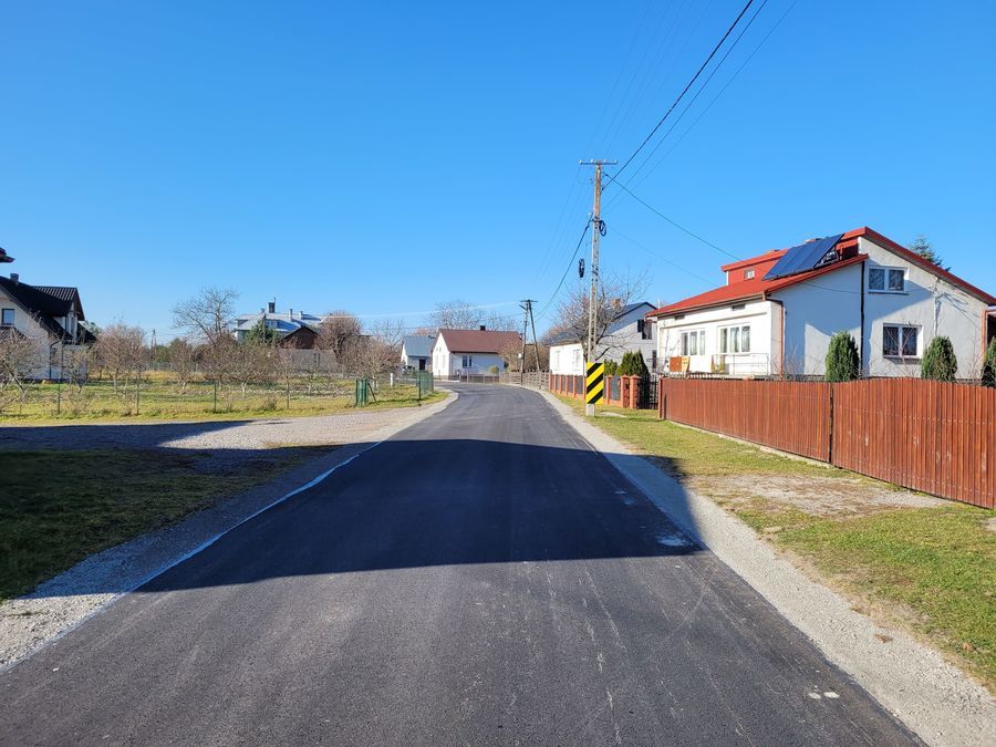 
                                                    Modernizacja przebudowa drogi gminnej w Dąbrowie
                                                