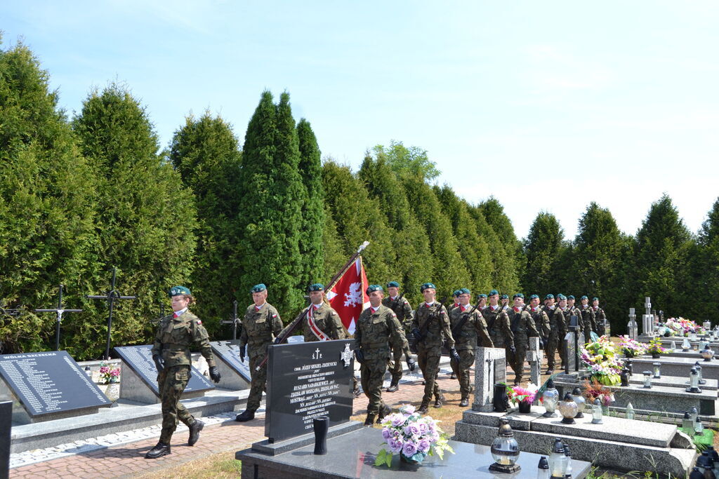 
                                                    WOJEWÓDZKIE OBCHODY DNIA WALKI I MĘCZEŃSTWA WSI POLSKIEJ W BOROWIE.
                                                