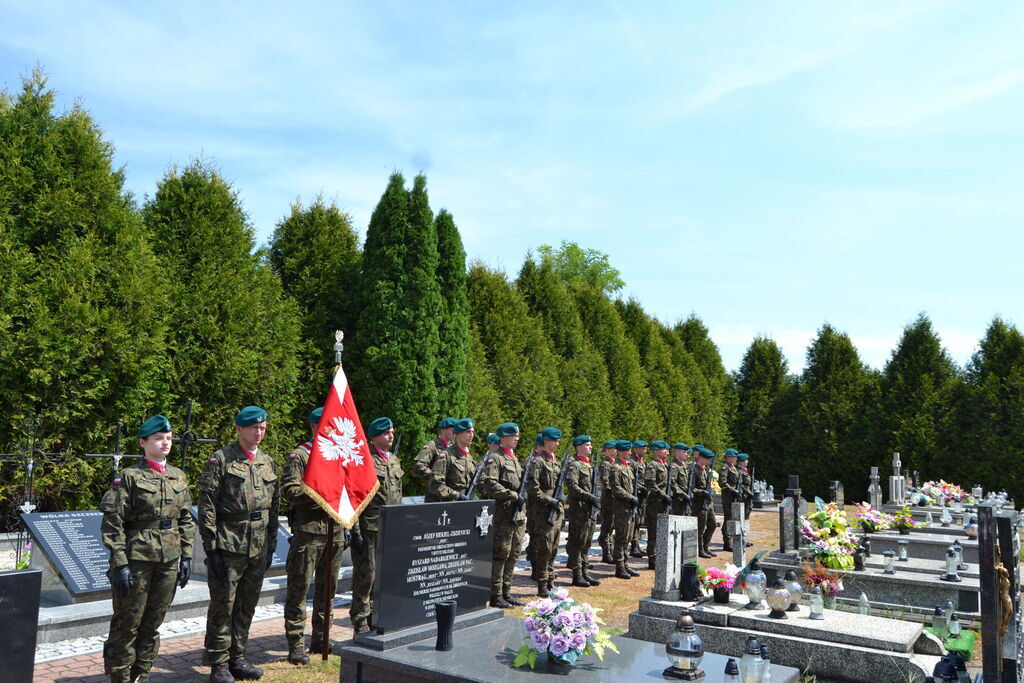 
                                                    WOJEWÓDZKIE OBCHODY DNIA WALKI I MĘCZEŃSTWA WSI POLSKIEJ W BOROWIE.
                                                