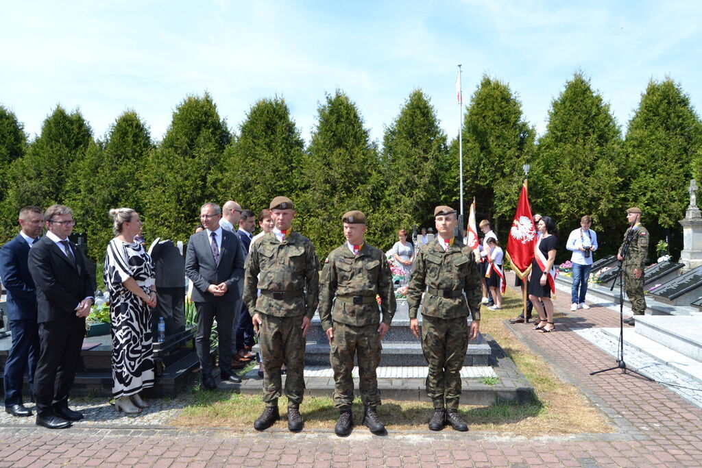 
                                                    WOJEWÓDZKIE OBCHODY DNIA WALKI I MĘCZEŃSTWA WSI POLSKIEJ W BOROWIE.
                                                