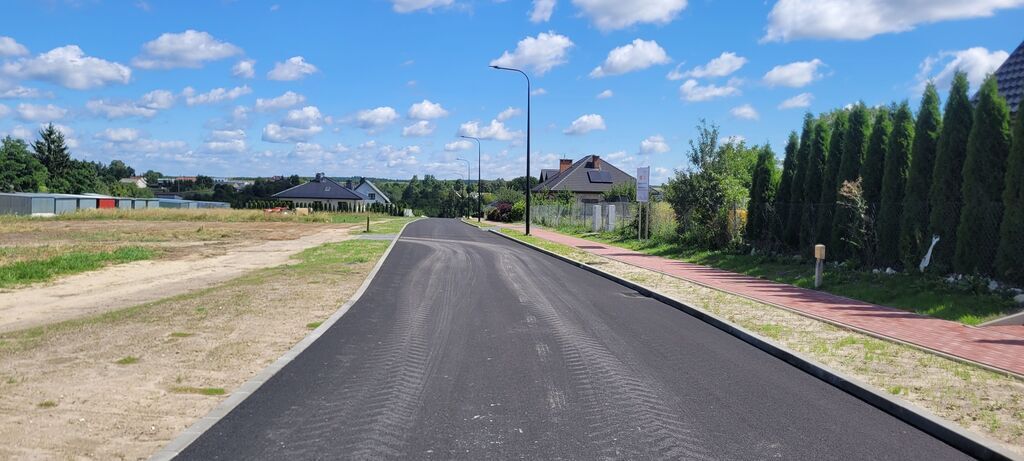 
                                                    ZAKOŃCZENIE REALIZACJI PROJEKTU WSPÓŁFINANSOWANEGO Z RZĄDOWEGO FUNDUSZU ROZWOJU DRÓG – „BUDOWA DROGI GMINNEJ-UL. KASZTANOWA W ANNOPOLU”.
                                                