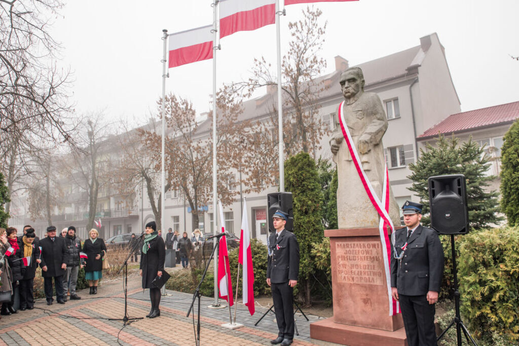 
                                                    Obchody Narodowego Święta Niepodległości.
                                                