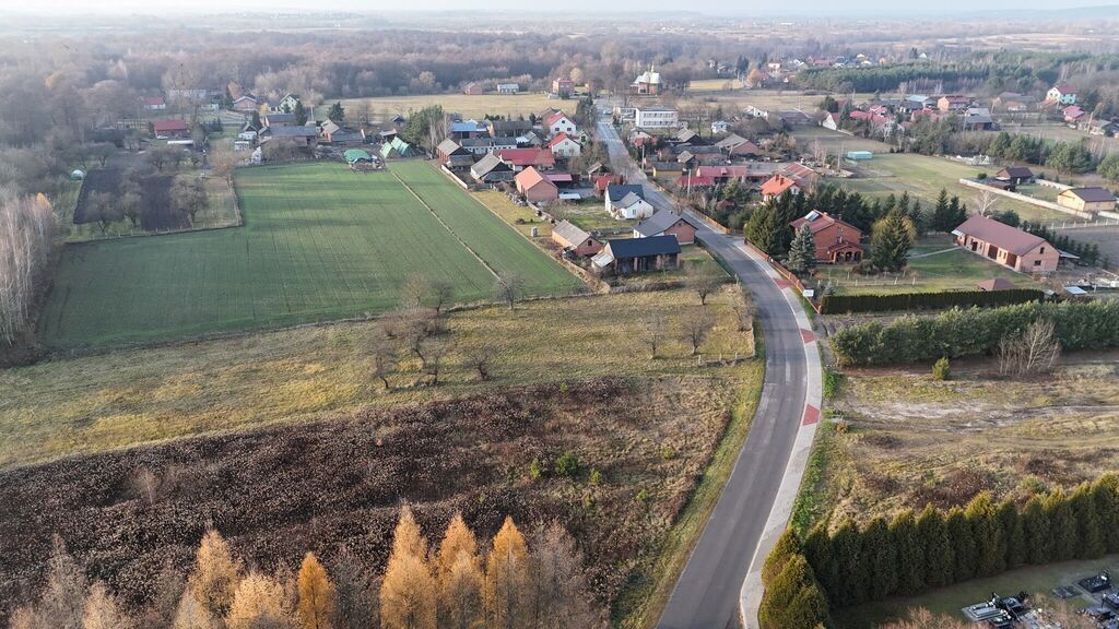 
                                                    Podsumowanie inwestycji w 2024r. - Odbiór chodnika w Borowie.
                                                