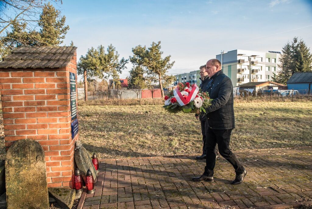 
                                                    DZIEŃ PAMIĘCI OFIAR HOLOKAUSTU
                                                