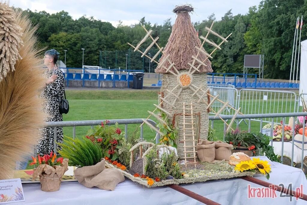 
                                                    DOŻYNKI POWIATOWE W KRAŚNIKU
                                                