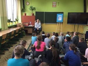 Spotkanie autorskie z Agatą Karpińską w SOSW w Dęblinie