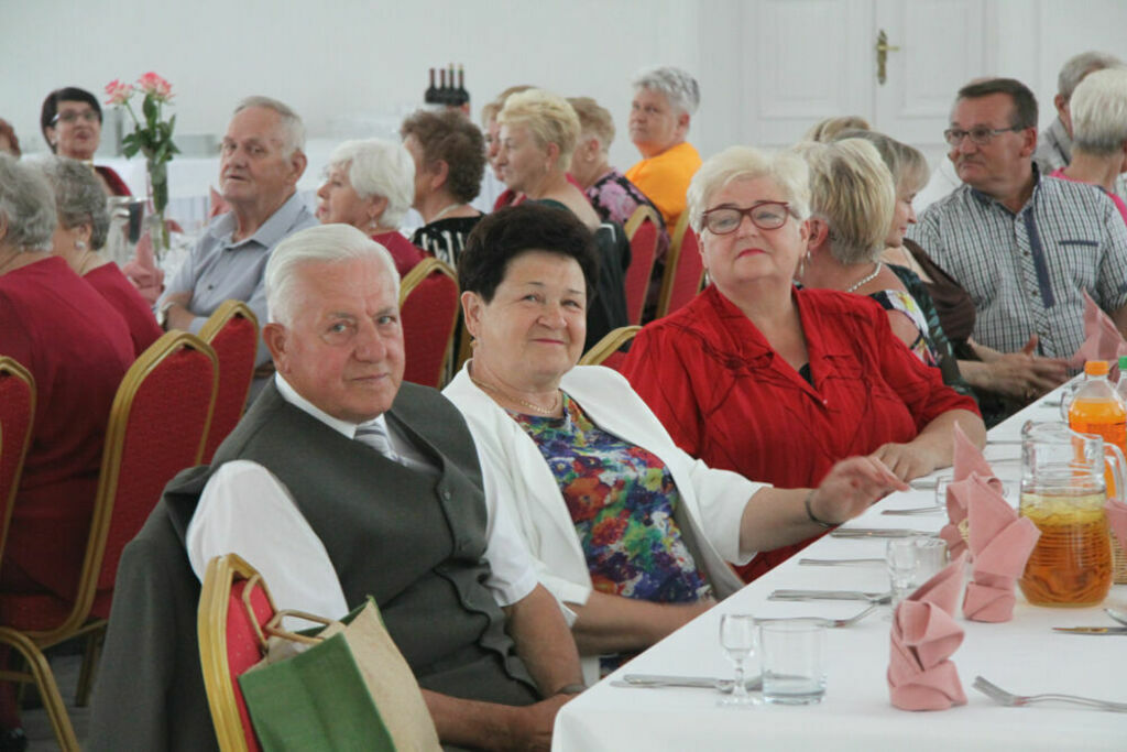 
                                                    40 – lecie Klubu Seniora Jesienna Róża 
                                                