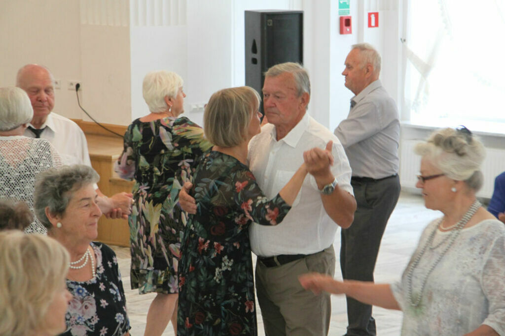 
                                                    40 – lecie Klubu Seniora Jesienna Róża 
                                                