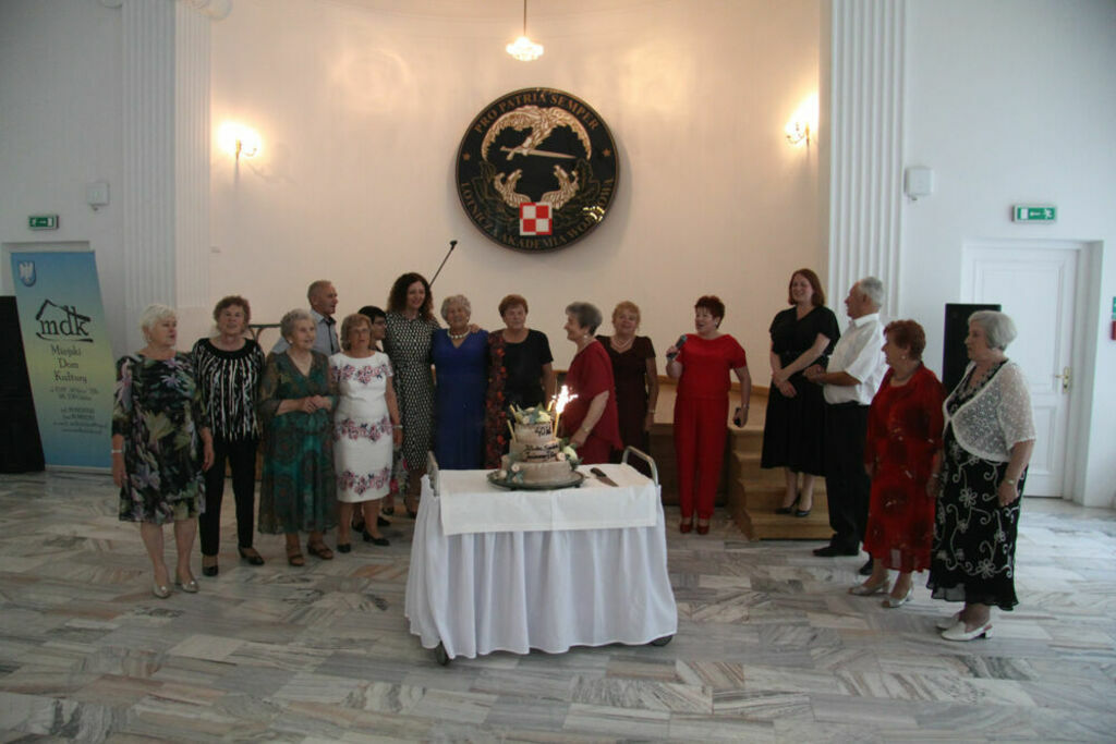 
                                                    40 – lecie Klubu Seniora Jesienna Róża 
                                                