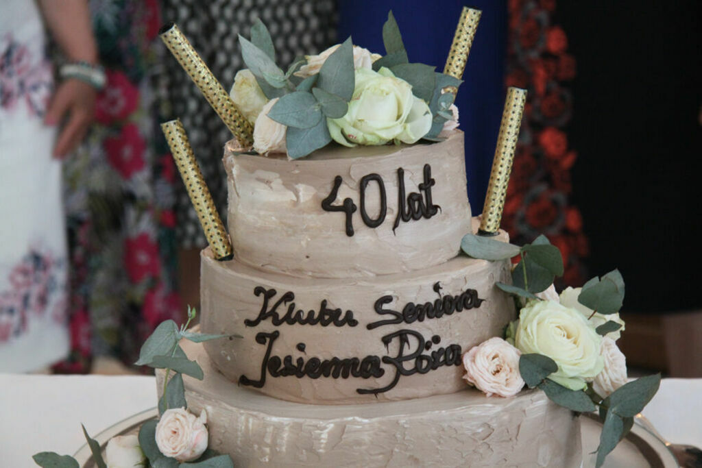 
                                                    40 – lecie Klubu Seniora Jesienna Róża 
                                                