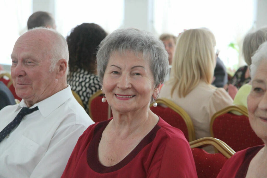
                                                    40 – lecie Klubu Seniora Jesienna Róża 
                                                