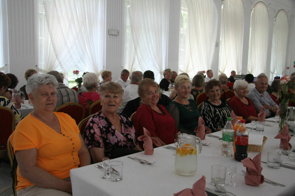 
                                                    40 – lecie Klubu Seniora Jesienna Róża 
                                                