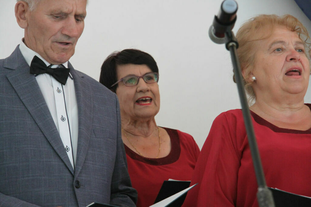 
                                                    40 – lecie Klubu Seniora Jesienna Róża 
                                                