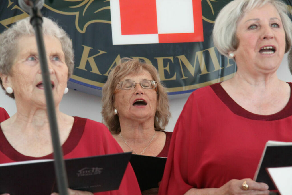 
                                                    40 – lecie Klubu Seniora Jesienna Róża 
                                                