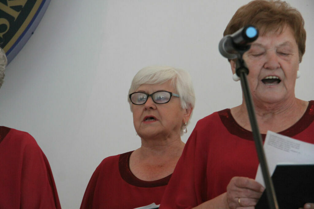 
                                                    40 – lecie Klubu Seniora Jesienna Róża 
                                                