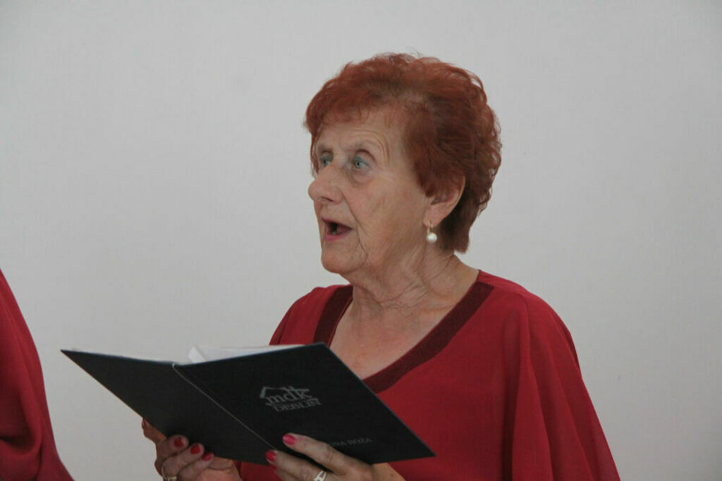 
                                                    40 – lecie Klubu Seniora Jesienna Róża 
                                                