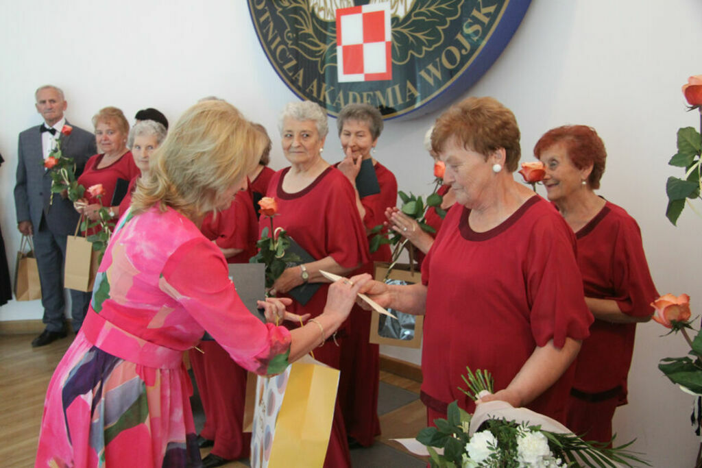 
                                                    40 – lecie Klubu Seniora Jesienna Róża 
                                                