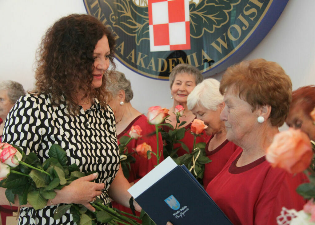 
                                                    40 – lecie Klubu Seniora Jesienna Róża 
                                                