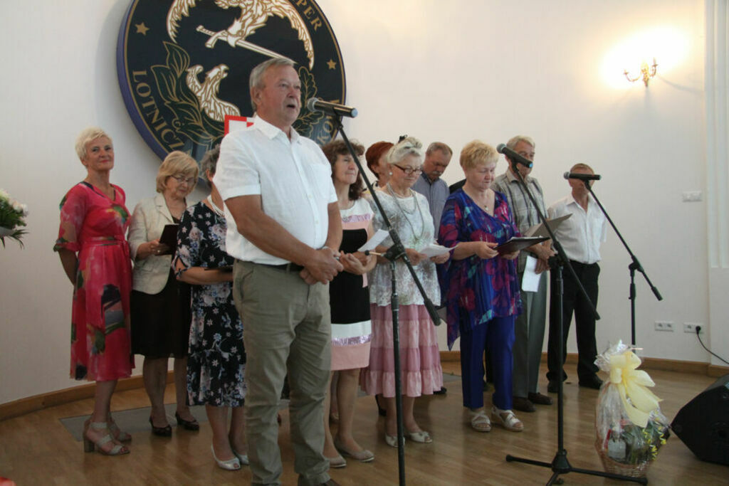 
                                                    40 – lecie Klubu Seniora Jesienna Róża 
                                                