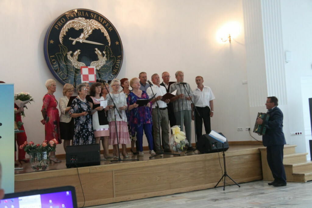 
                                                    40 – lecie Klubu Seniora Jesienna Róża 
                                                